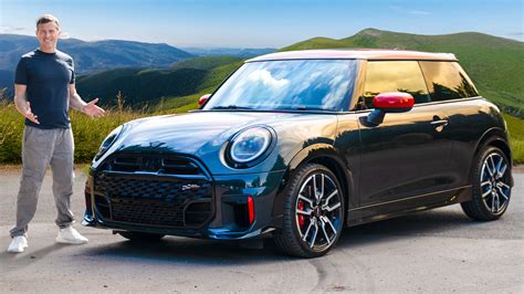 MINI Cooper JCW Review 2025 | Performance & Pricing | Carwow