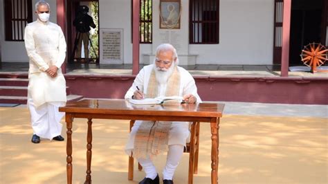 ‘साबरमती आश्रम से बापू ने दिया था आत्मनिर्भरता का संदेश’, पढ़ें विजिटर ...