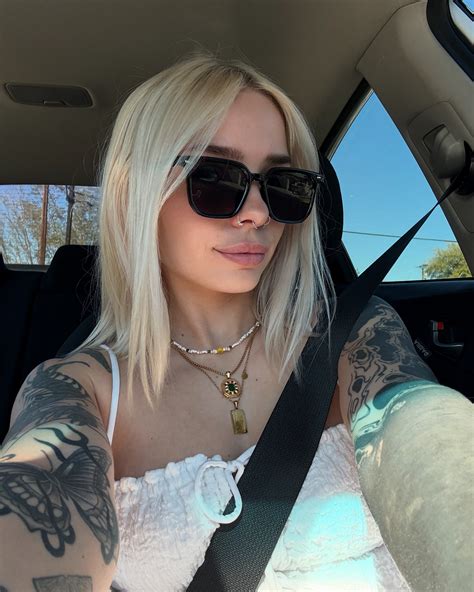 peachtoot aka babyfooji 🫧🎮🐓 | Swipe to give me sunglasses 🤭 Sorry for the selfie dump I've been ...