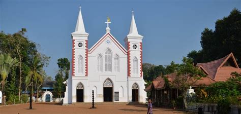 St. Mary's Orthodox Syrian Church Niranam Valiya Pally - Niranam Church ...