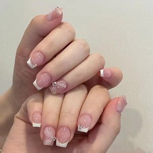 The Pink Truck Set of 24 Artificial Reusable nails in Half Petal with ...