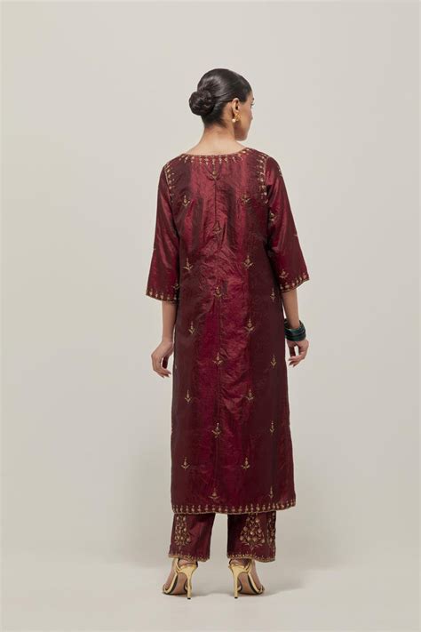 Marron double toned silk Kurta set dress with all-over hand embroidere ...