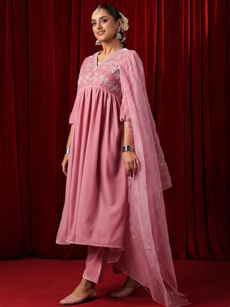 Buy Women's Embroidered Velvet Kurta Set Online in India | Anayna