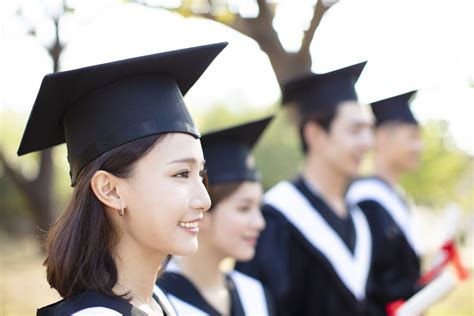 加拿大工作许可类型：加拿大留学生的毕业后工作许可 Post Graduate Work Permit - 世景海外