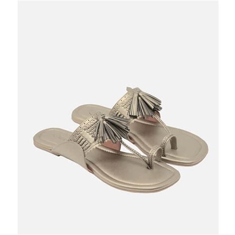 The kurta sets, jewellery and footwear you need to update your festive ...