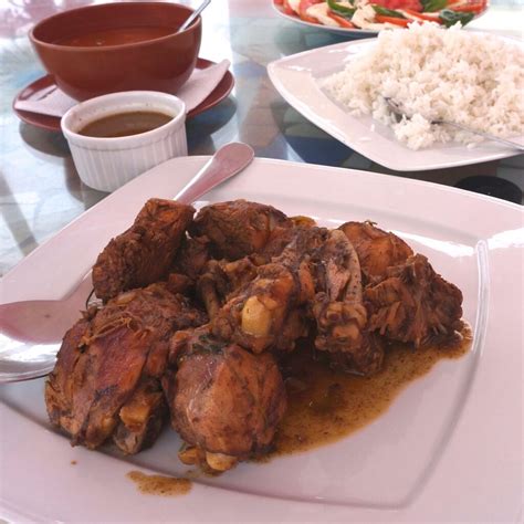 Authentic Pollo Guisado: A Delicious Latin American Dish
