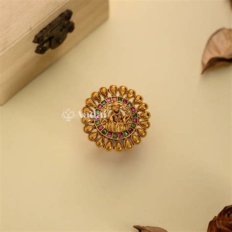 Kemp Lakshmi Finger Ring – Aadai Alangaram