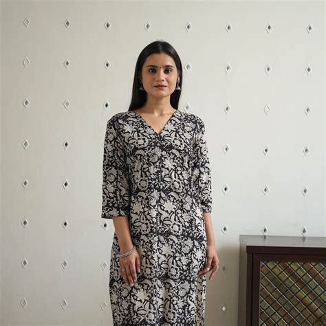 Hand Block Printed Cotton Straight Bagru Kurta for Women