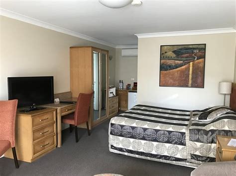 WINNING POST MOTOR INN (Mudgee) - Motel Reviews, Photos, Rate ...
