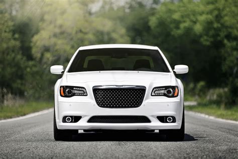 Chrysler 300 SRT8: Review, Pricing, Photos, and Specs