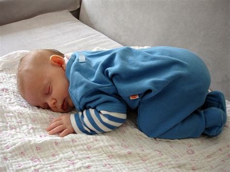 home yoga instructor for knee and joint pain