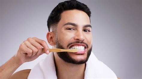 Should You Brush Before Or After Breakfast? | OnlyMyHealth