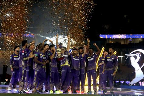[Watch] Abhishek Nayar and KKR players dance to 'Desi Boyz' at IPL 2024 ...