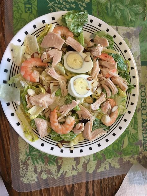Hearts of Romain salad with shrimp, chicken, and boiled eggs. : r/FoodPorn