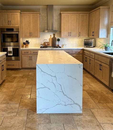 This Partial Kitchen Remodel Shows How to Work with Travertine Tile ...