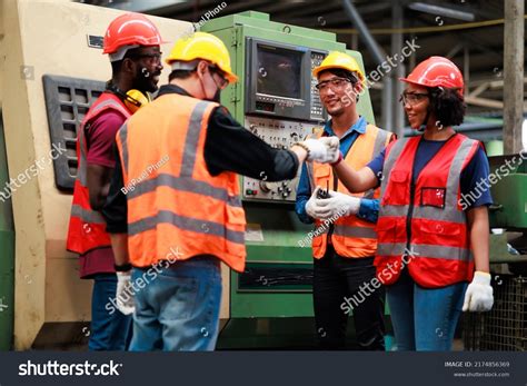 Teamwork Hands Together 的图像结果