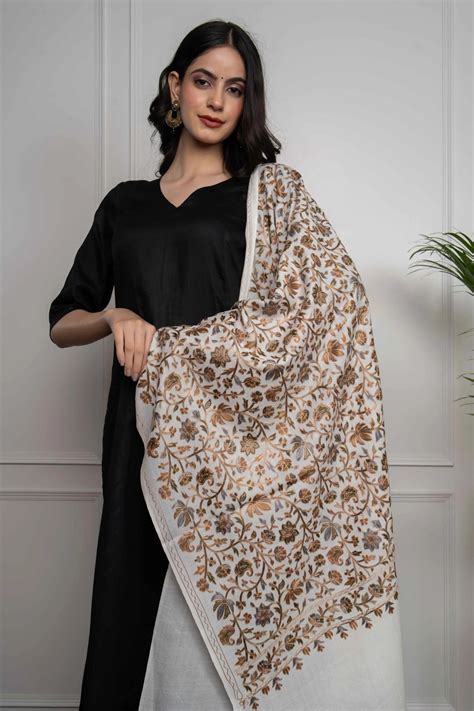 White Chinaar Leaf Jaal Pattern Nalki embroidery Fine Wool Blend Stole