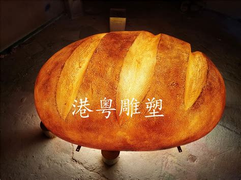 新款玻璃钢网红面包蛋糕店铺招牌面包造型门头雕塑美陈_港粤雕塑艺术厂家-站酷ZCOOL