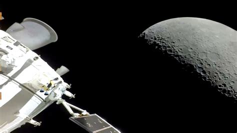 Close encounter! NASA Orion capsule comes as close as 130 km to moon ...