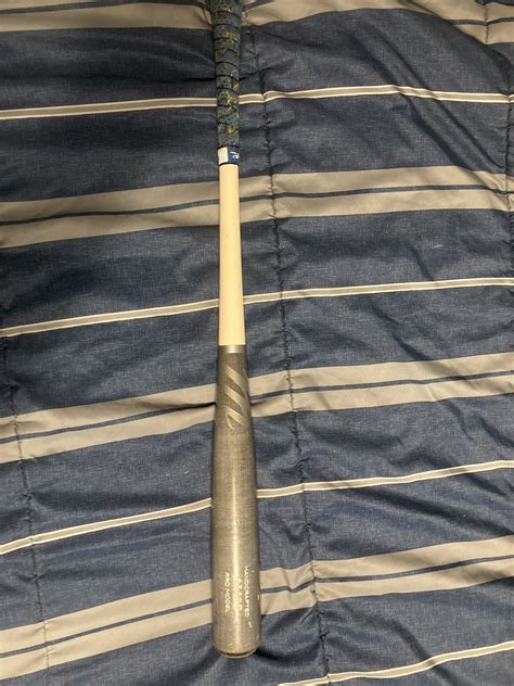 Marucci AM22 33 Inch 30 Ounce Wood Bat | SidelineSwap
