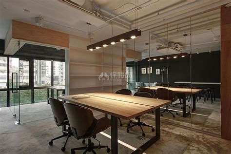 loft风格办公室装修设计效果图_岚禾设计