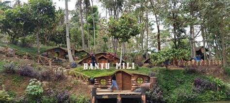 Rasakan Surga Biru di Pesona Banyu Biru yang Mengagumkan