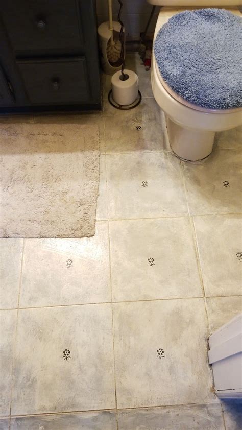 Painting On Vinyl Flooring – A Comprehensive Guide - Flooring Designs