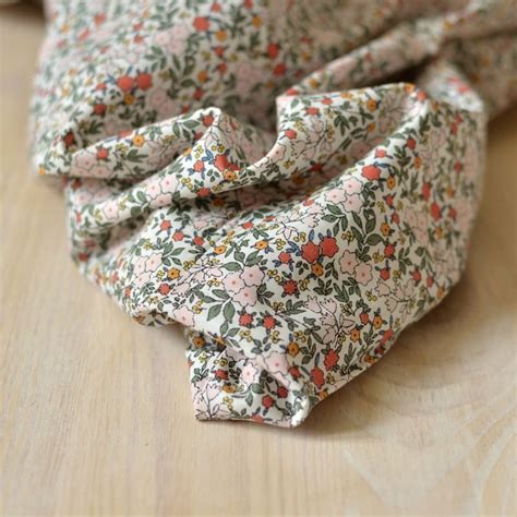 Voile coton Bio style liberti fleurs vert et rouge - A&A Patrons