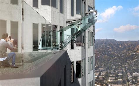 Skyslide a Los Angeles: lo scivolo trasparente tra i grattacieli ...