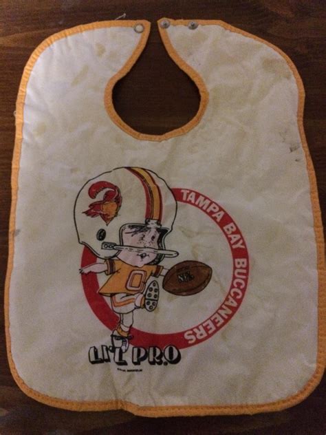 Look what mom found in the attic. : r/buccaneers