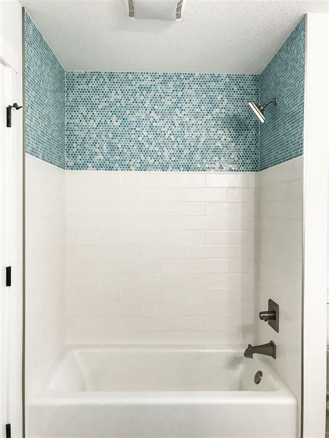 Upgrade Your Bathing Experience With These 15 Bathtub Tile Surround ...