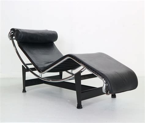 Le Corbusier LC4 Black on Black Chaise Lounge Chair by Cassina, 1970 ...