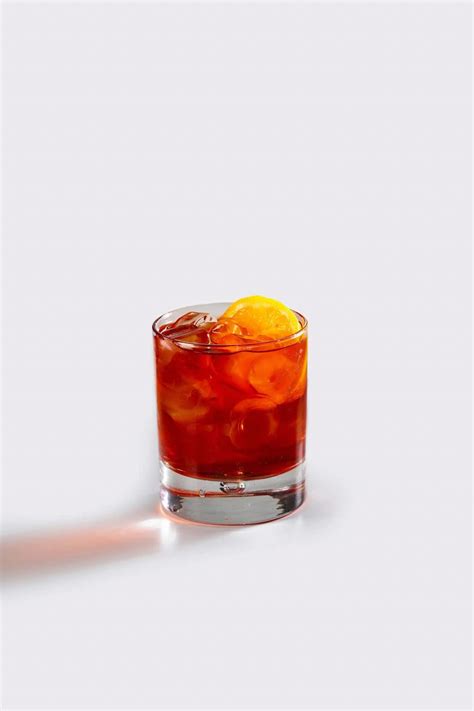 15 Best White Wine Cocktails - HowdyKitchen