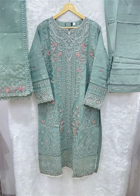 SADABAHAR EID KE JODE 2025 – Siyaab Lawn Hub