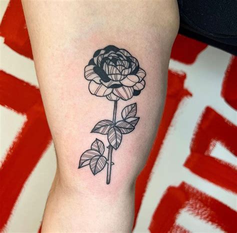 31 Floral Tattoo Designs That Are Both Pretty and Meaningful — See Photos | Allure