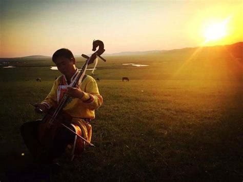 Chinese Mongolian Ethnicity Folk Song - White Wormwood Hill 蒙古族短调《阿给图梁 ...