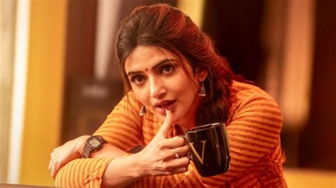 'Ustaad Bhagat Singh' poster: Sreeleela shines in a new picture ...