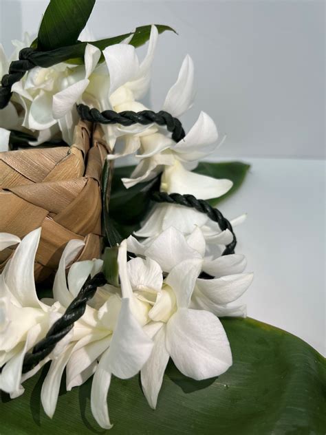 Ti leaf with White Orchid Twine - Aloha Island Lei
