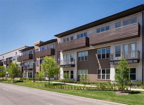 JHP | Crest at Park Central