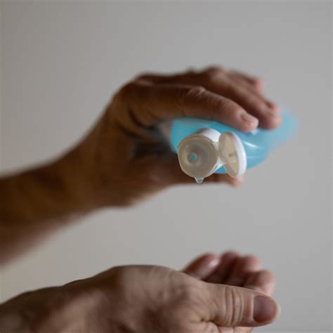 Does Isopropyl Alcohol Expire? Does Rubbing Alcohol Expire? Yes or No ...