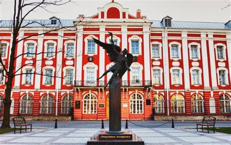 莫斯科大学研究生申请条件？2023欧洲研究生留学费用一览表 - 拼客号