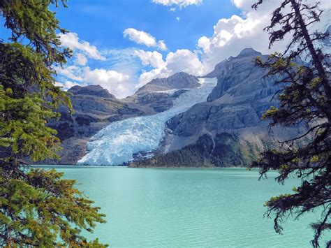 Hiking "The Berg Lake Trail", Mount Robson Provincial Park