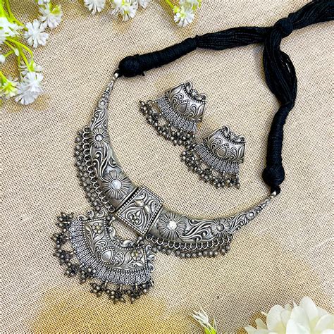 "Stellar" Silver Look Alike Oxidized Choker – The Beta Girl Jewellery
