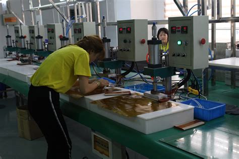 华龙一号漳州核电1号机组首台蒸汽发生器吊装成功