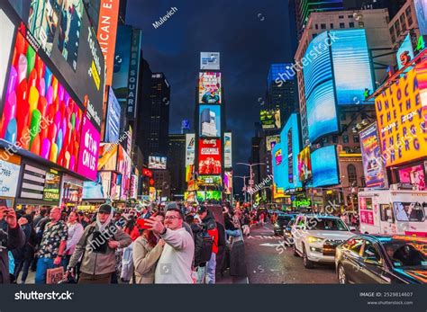 Tourists Taking Selfies Times Square Night Stock Photo 2529814607 ...