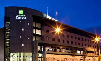 Holiday Inn Express DUNDEE by IHG, Dundee - Book with Updated Prices ...