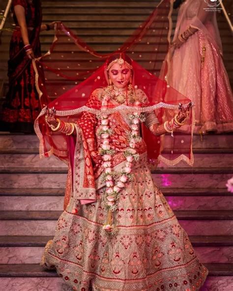 Indian Bride Entry Wedding Songs 的图像结果