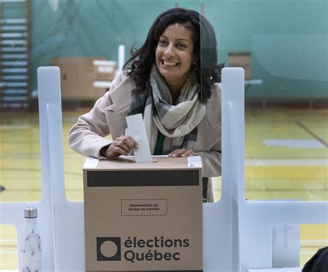 IN PHOTOS: Quebec party leaders vote