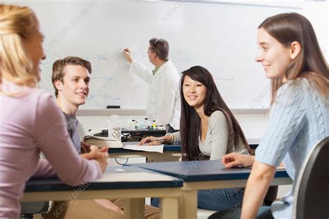 Engineering College Students 的图像结果