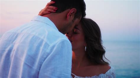 Romantic Romance Lip Kisses 的图像结果